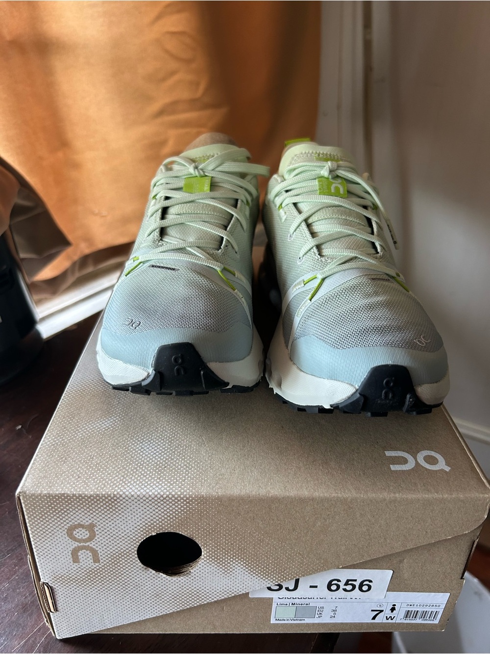 On Cloud Women's Shoes in Pale Green and Black